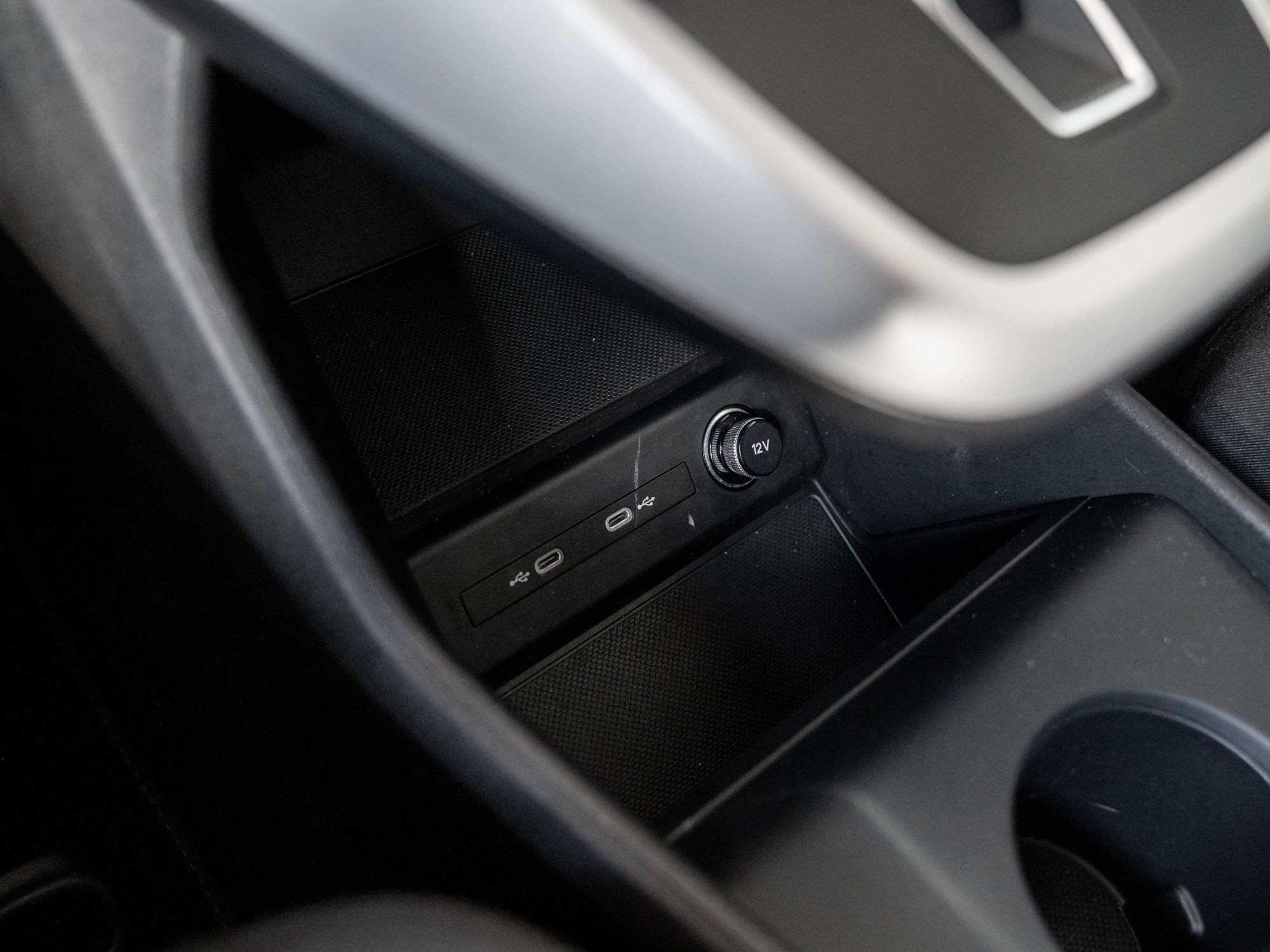 Audi - Q4 e-tron 35 e-tron 125 kW STH HUD SpurH KlimaA_11
