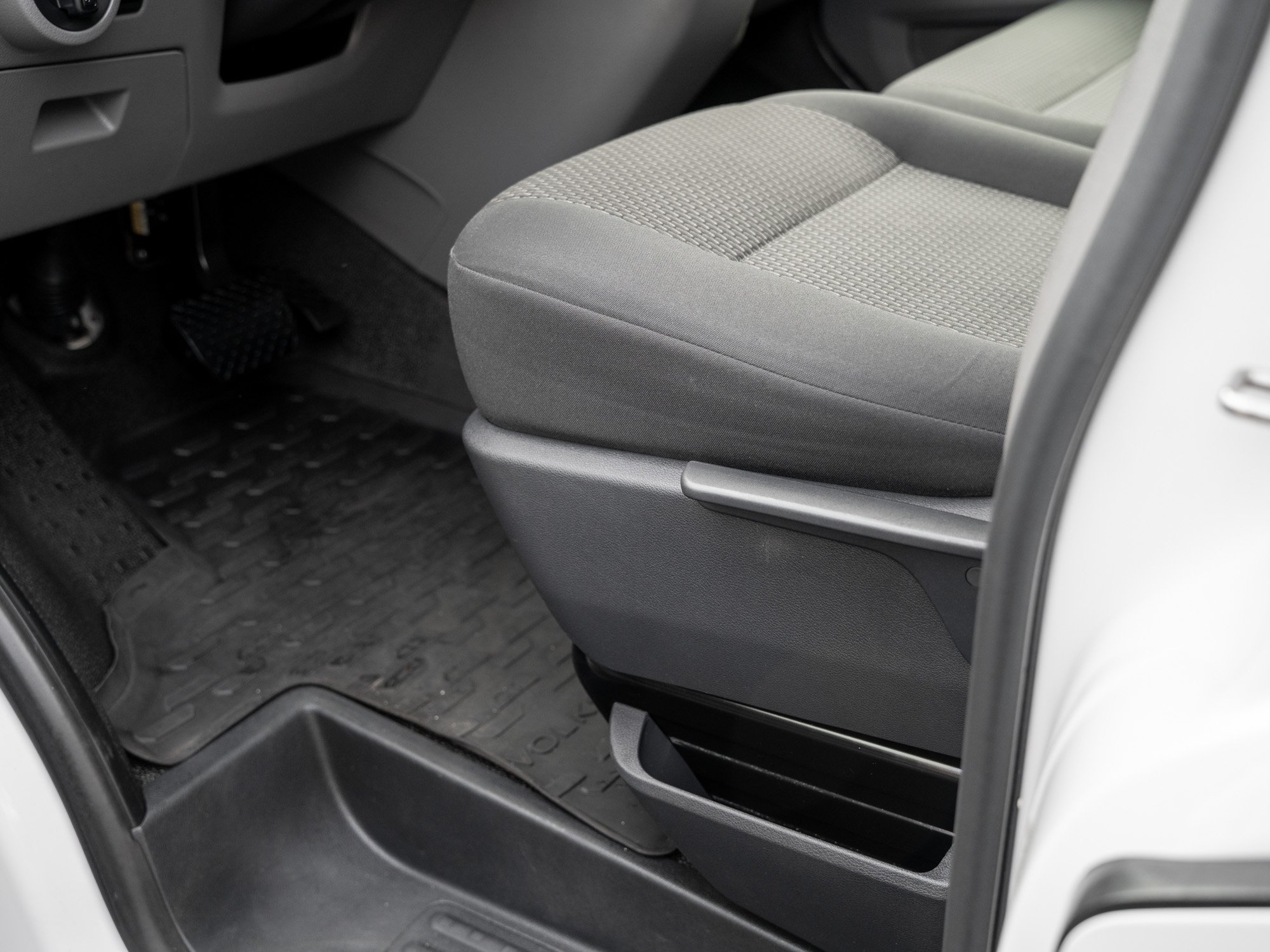 VW - T6.1 Transporter Kasten kurzer Radstand AHK Kam._13