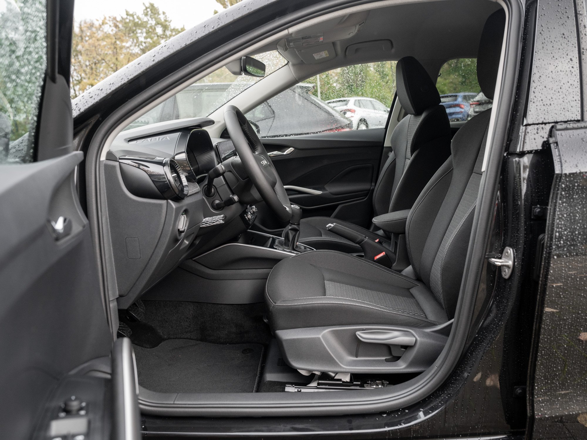 Skoda - Fabia Tour 1.0 TSI Kam. Navi Virtual ACC KeyLess_25