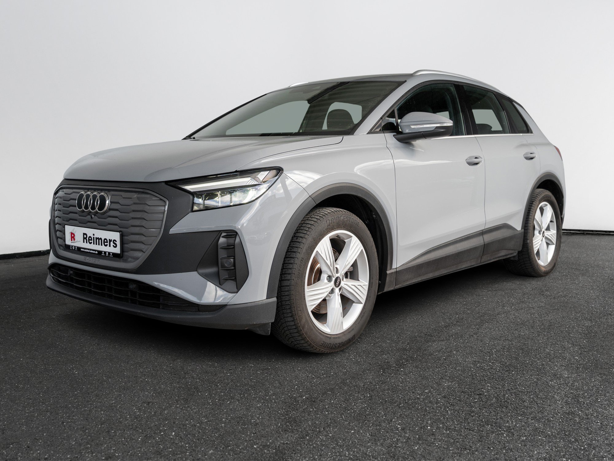 Audi - Q4 e-tron 35 e-tron 125 kW STH HUD SpurH KlimaA_12