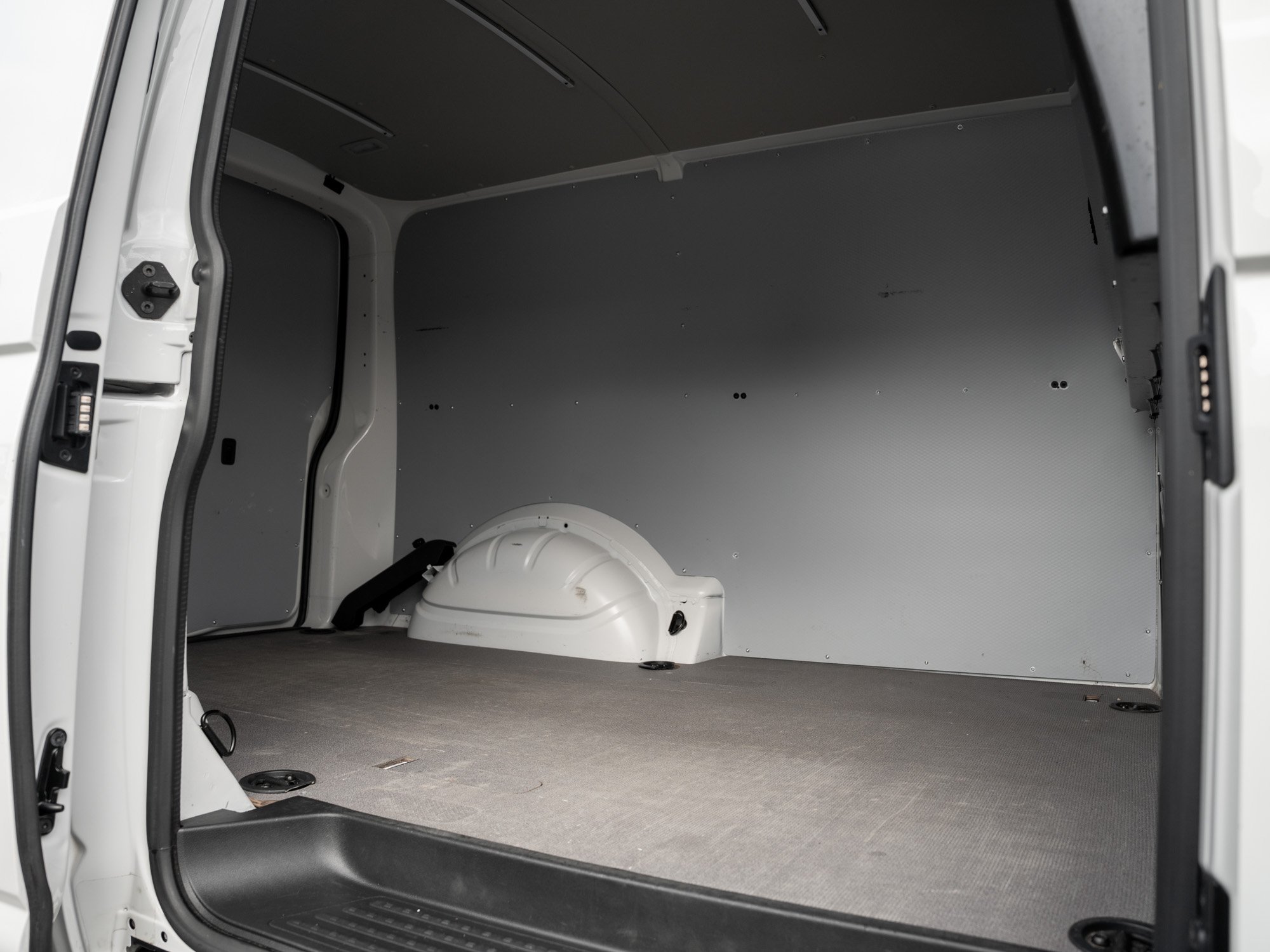 VW - T6.1 Transporter Kasten kurzer Radstand AHK Kam._16