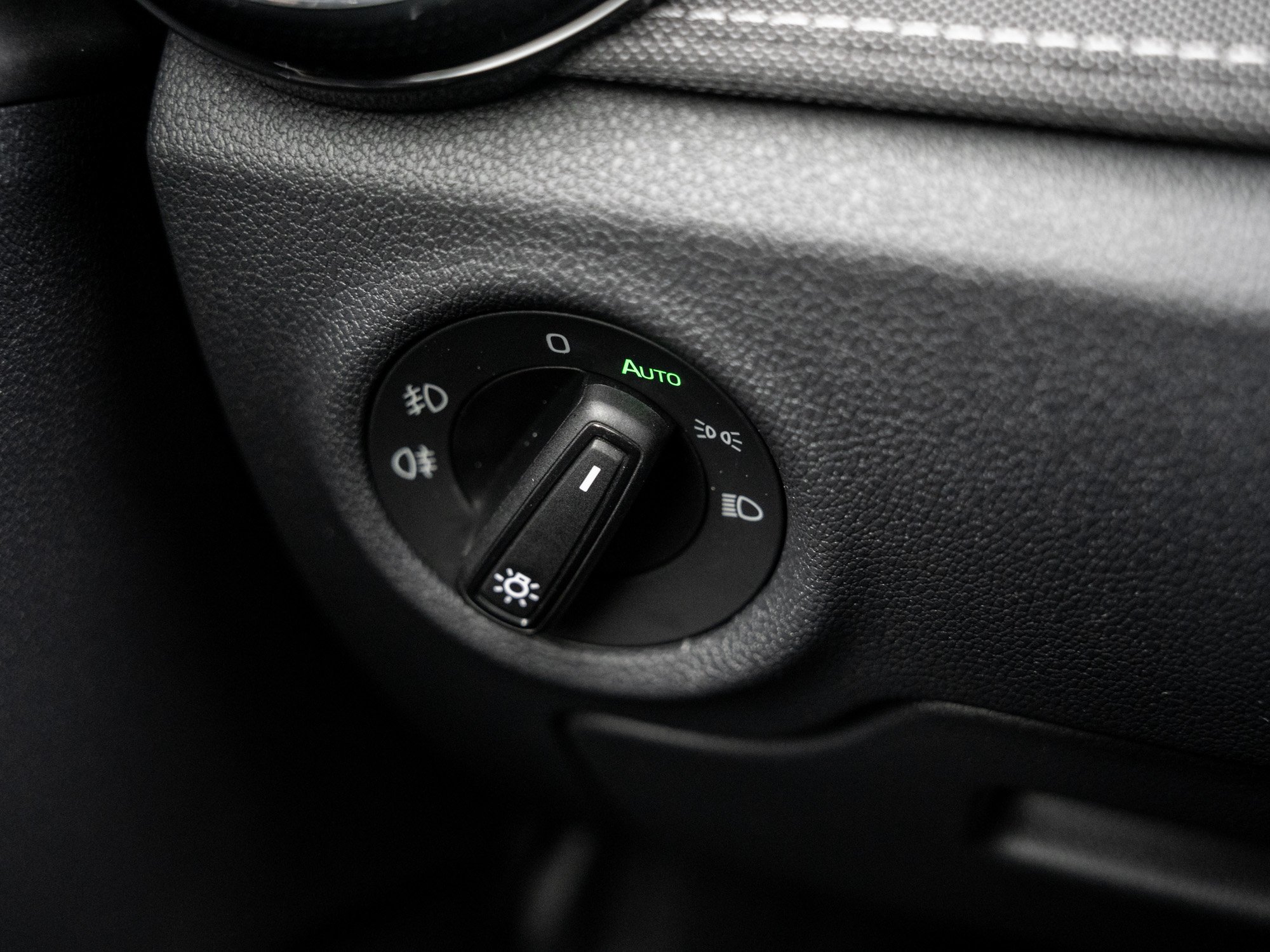 Skoda - Fabia Tour 1.0 TSI Kam. Navi Virtual ACC KeyLess_17