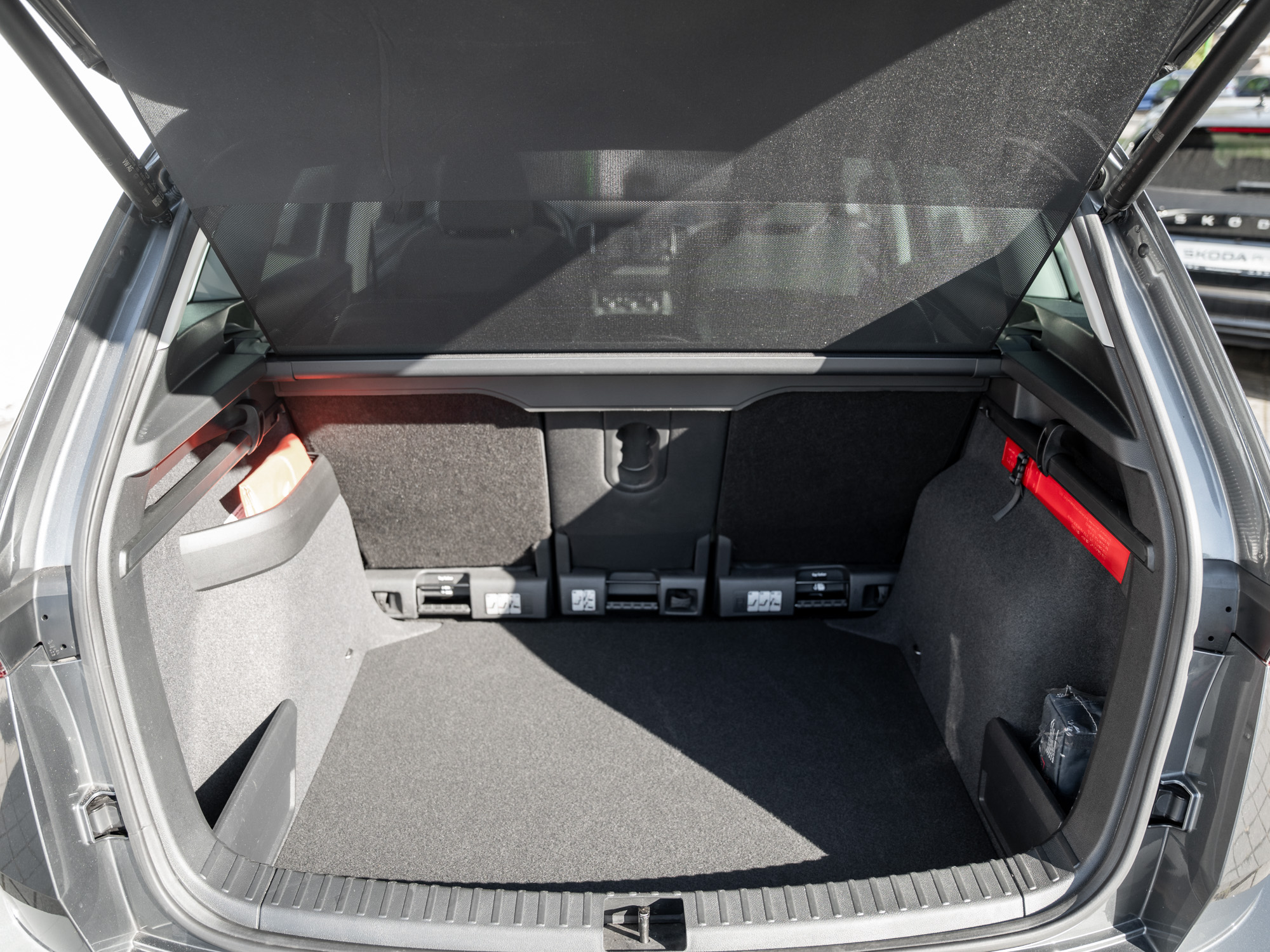 Skoda - KAROQ STYLE 1.5 TSI DSG Kam. Navi Pano el.Heck_24