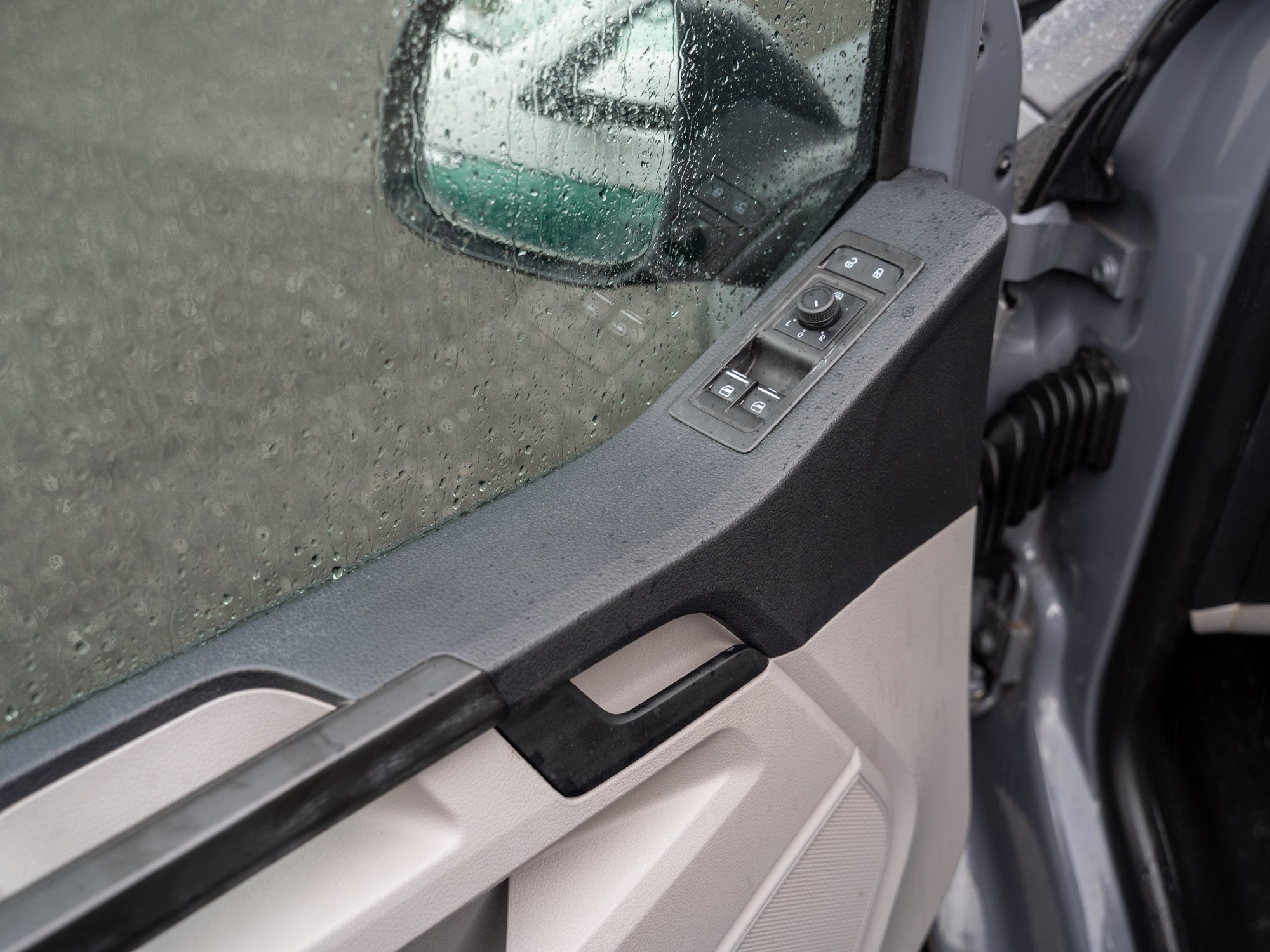 VW - Crafter 2.0 TDI 4MOTION Kasten 35 mittellang AHK_9