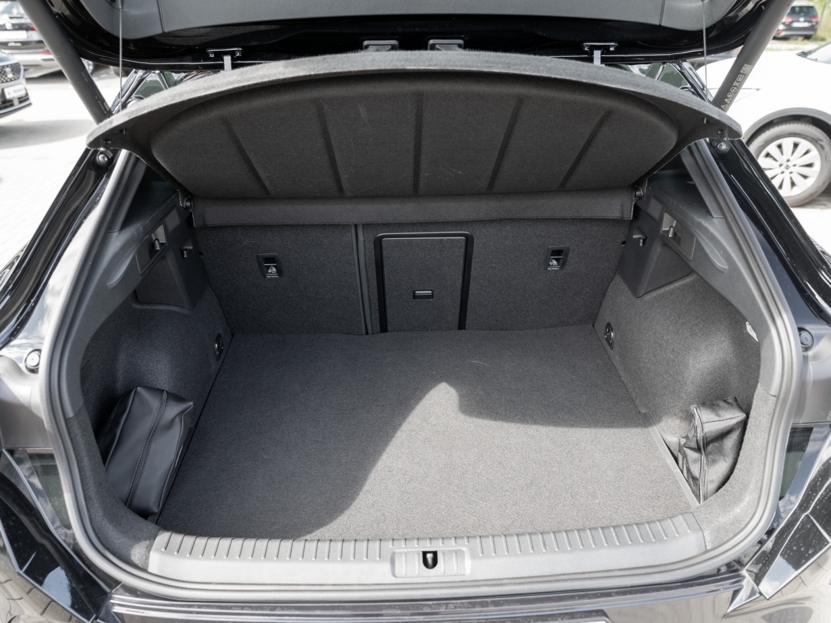 Cupra - FORMENTOR VZ 1.5 TSI eHYB DSG DCC Kam. Navi LED_18 Cupra - FORMENTOR VZ 1.5 TSI eHYB DSG DCC Kam. Navi LED_18