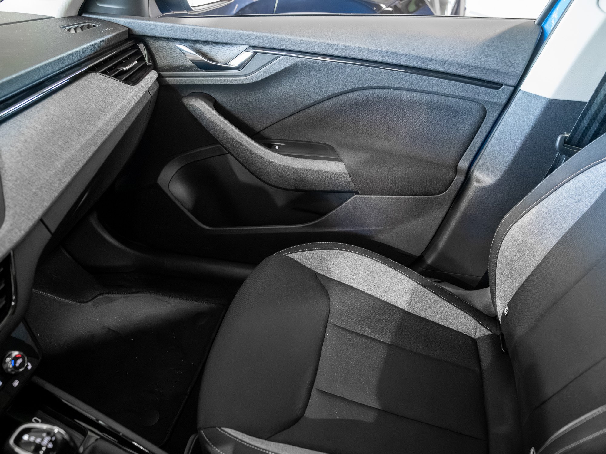 Skoda - Kamiq 1.5 TSI Tour AHK Kam. Navi Virtual ACC LED_15