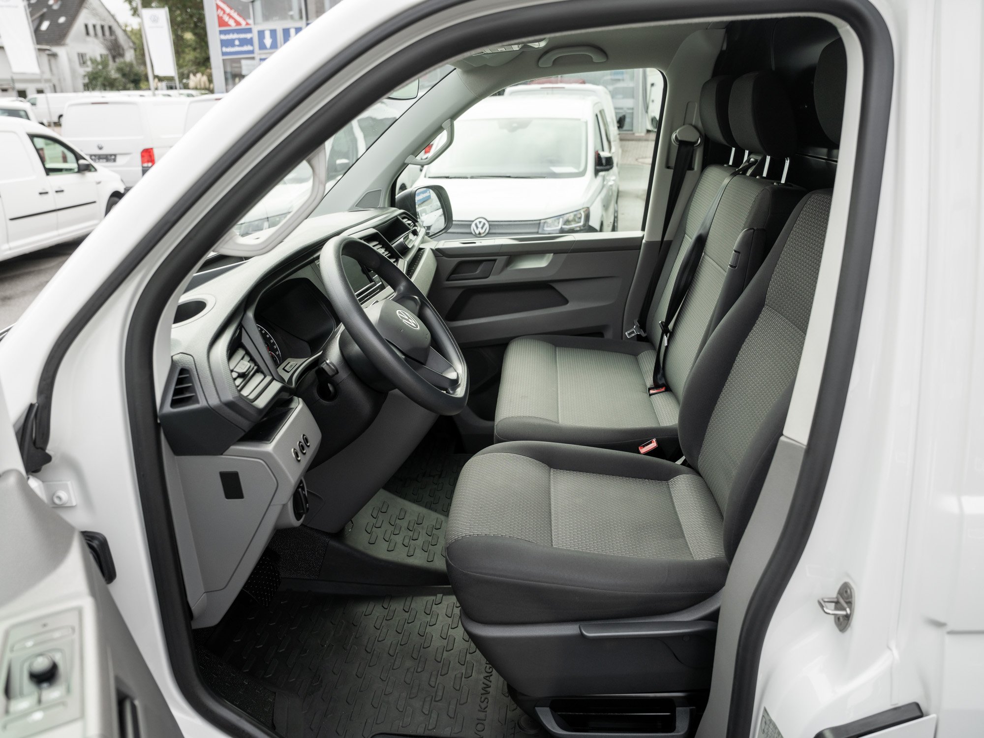 VW - T6.1 Transporter Kasten kurzer Radstand AHK Kam._23