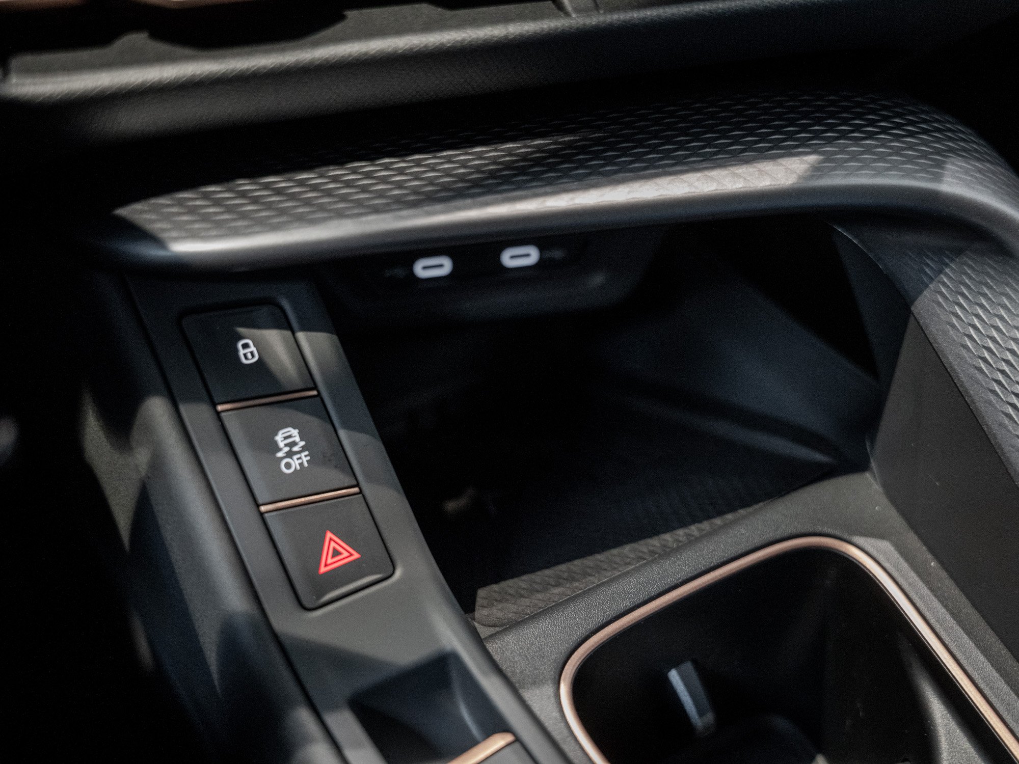 Cupra - Terramar 1.5 eTSI 7-Gang DSG Kam. Virtual LED LM_13 Cupra - Terramar 1.5 eTSI 7-Gang DSG Kam. Virtual LED LM_13