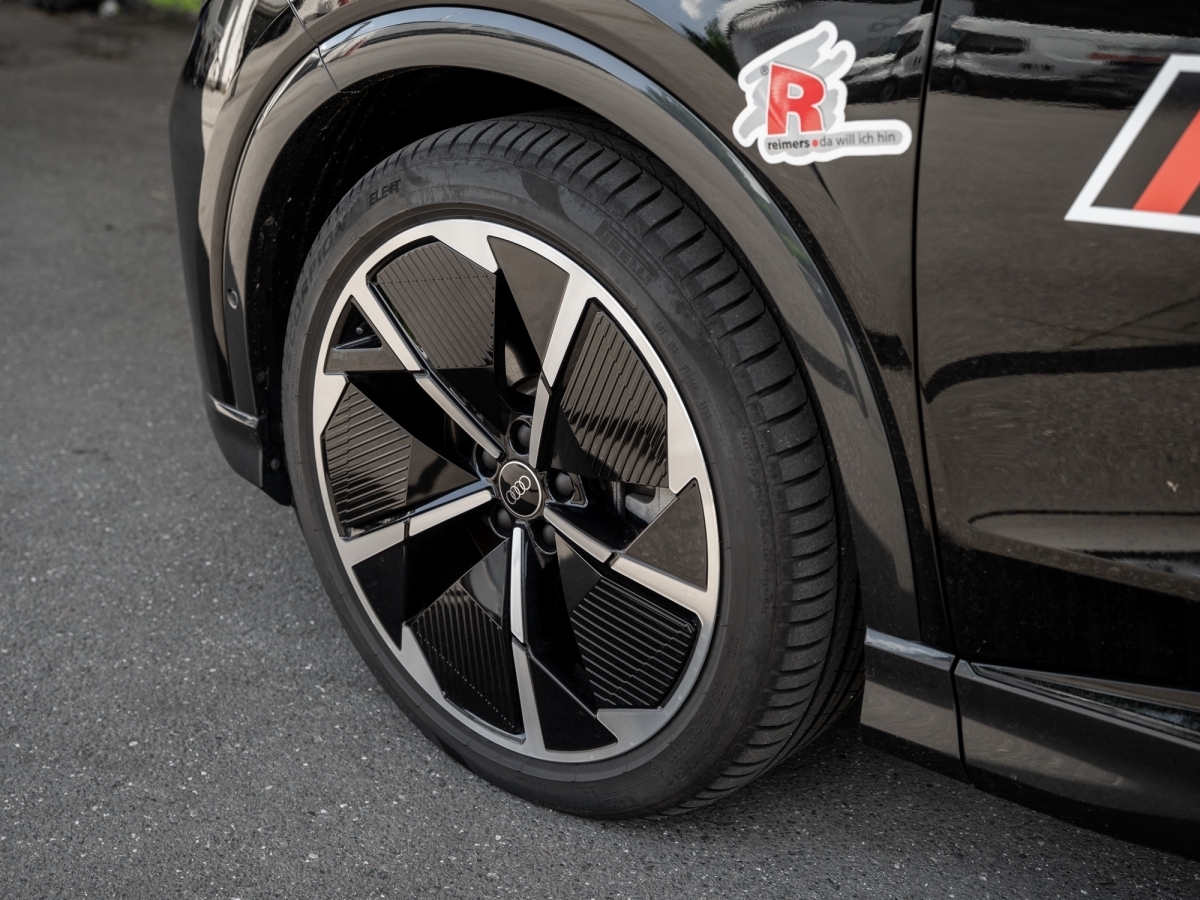 Audi - Q4 Sportback 45 e-tron quattro S-line ACC STH_27