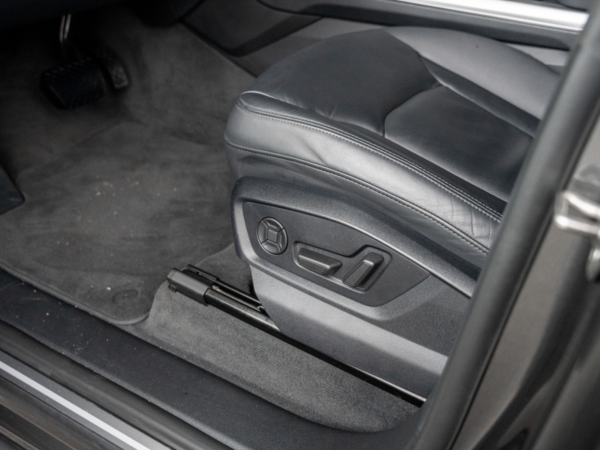Audi - Q8 SUV TFSI e 55 TFSI e quattro 280(381)  tiptronic_19