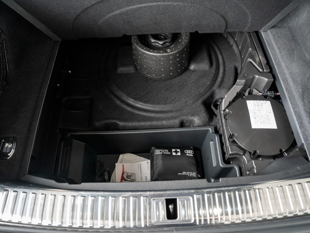 Audi - e-tron Sportback S line S line 50 quattro 230 kW_21