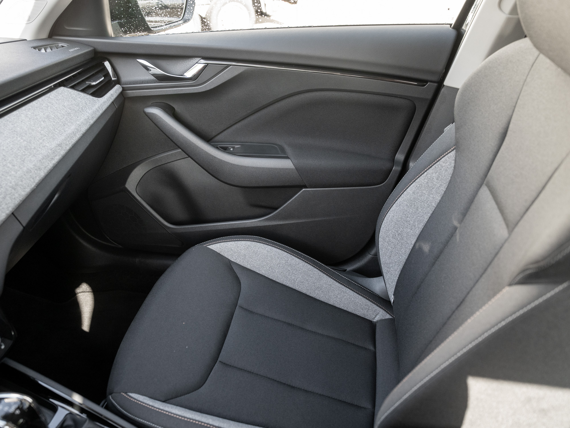 Skoda - KAMIQ SELECTION 1.0 TSI DSG Kam. Navi Virtual LM_15