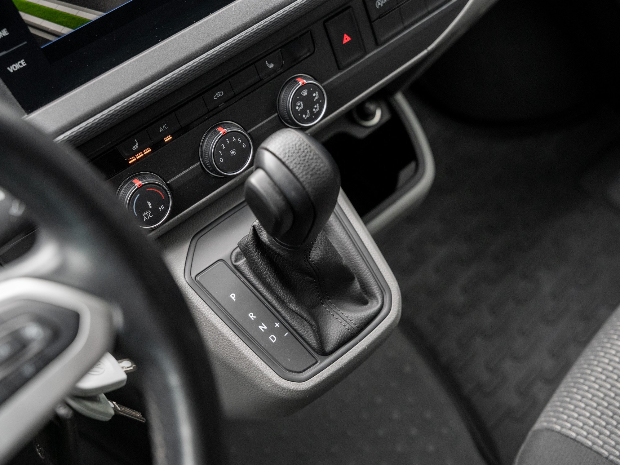 VW - T6.1 Transporter Plus Trendline KR DSG+6-SITZER_9