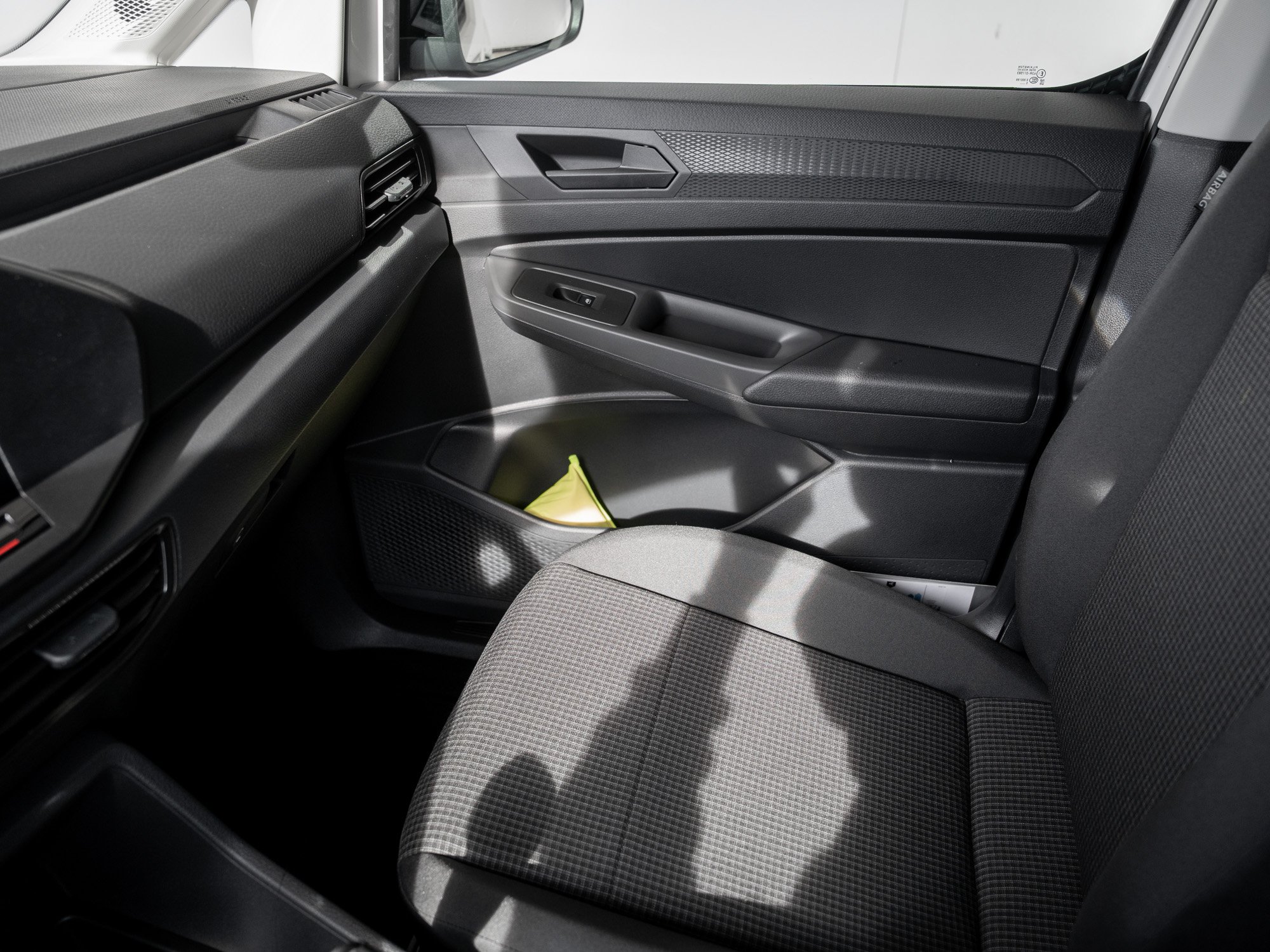 VW - Caddy 2.0 TDI Cargo PDC SHZ SoundSys Winterp._11
