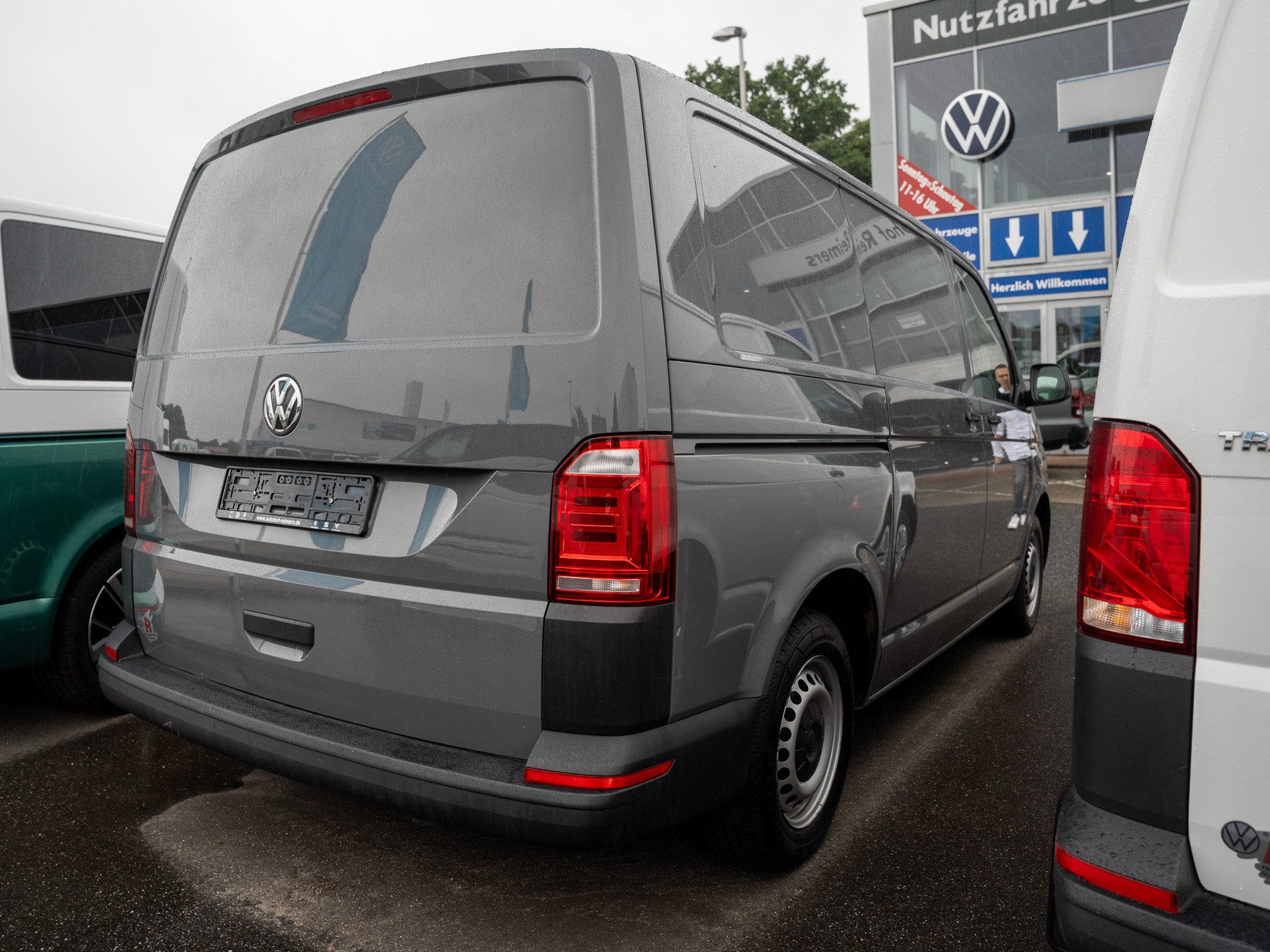 VW - Crafter 2.0 TDI 4MOTION Kasten 35 mittellang AHK_13