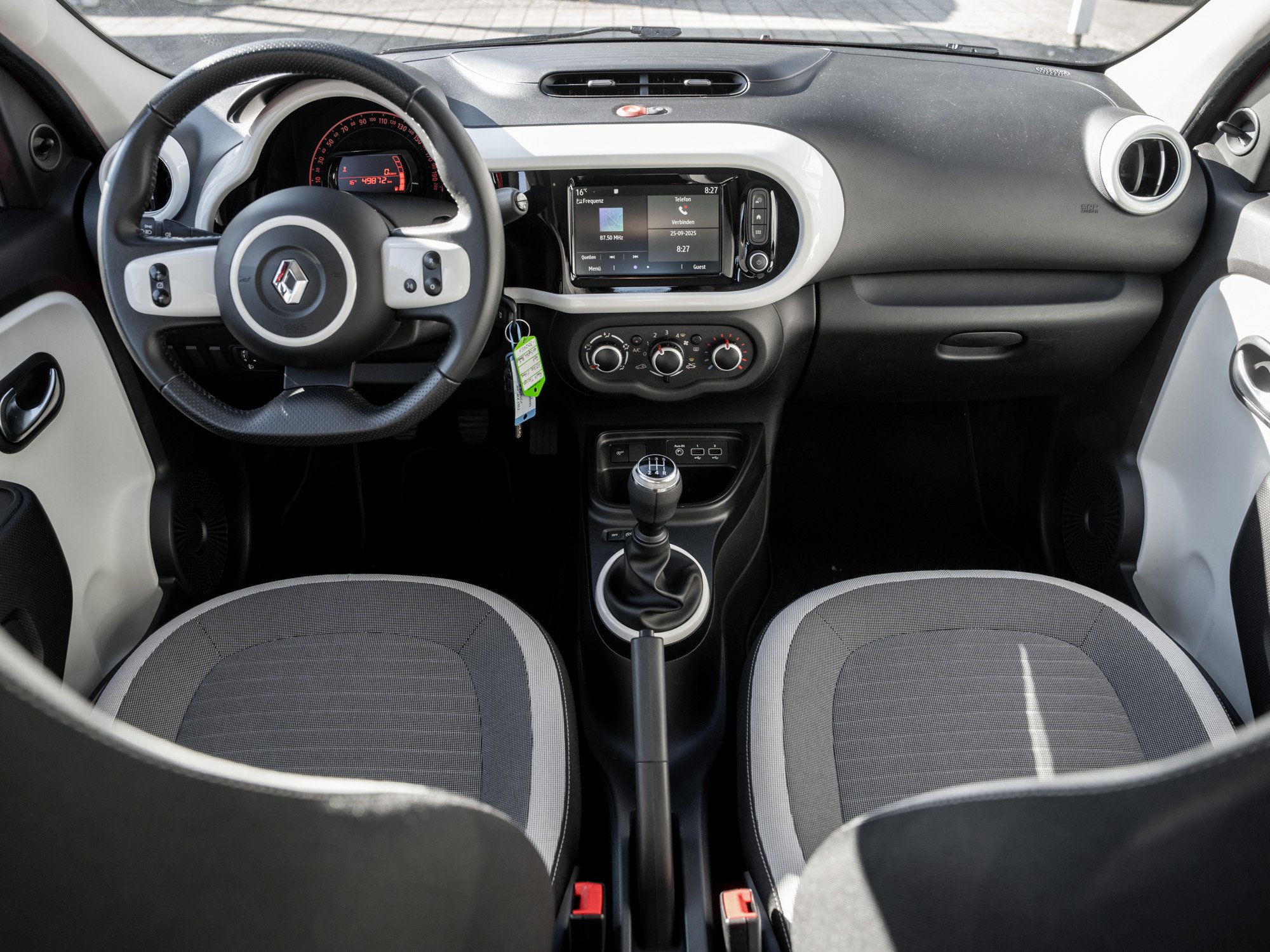 Renault - TWINGO 1.0 SCE 65 LIMITED SoundSys Facelift_26