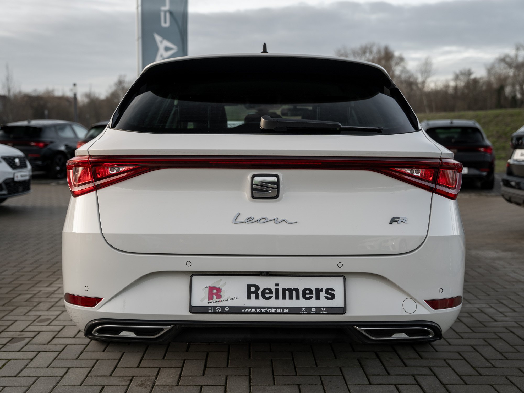 Seat - LEON ST FR 2.0 TDI DSG (FAHRSCHULE)_26