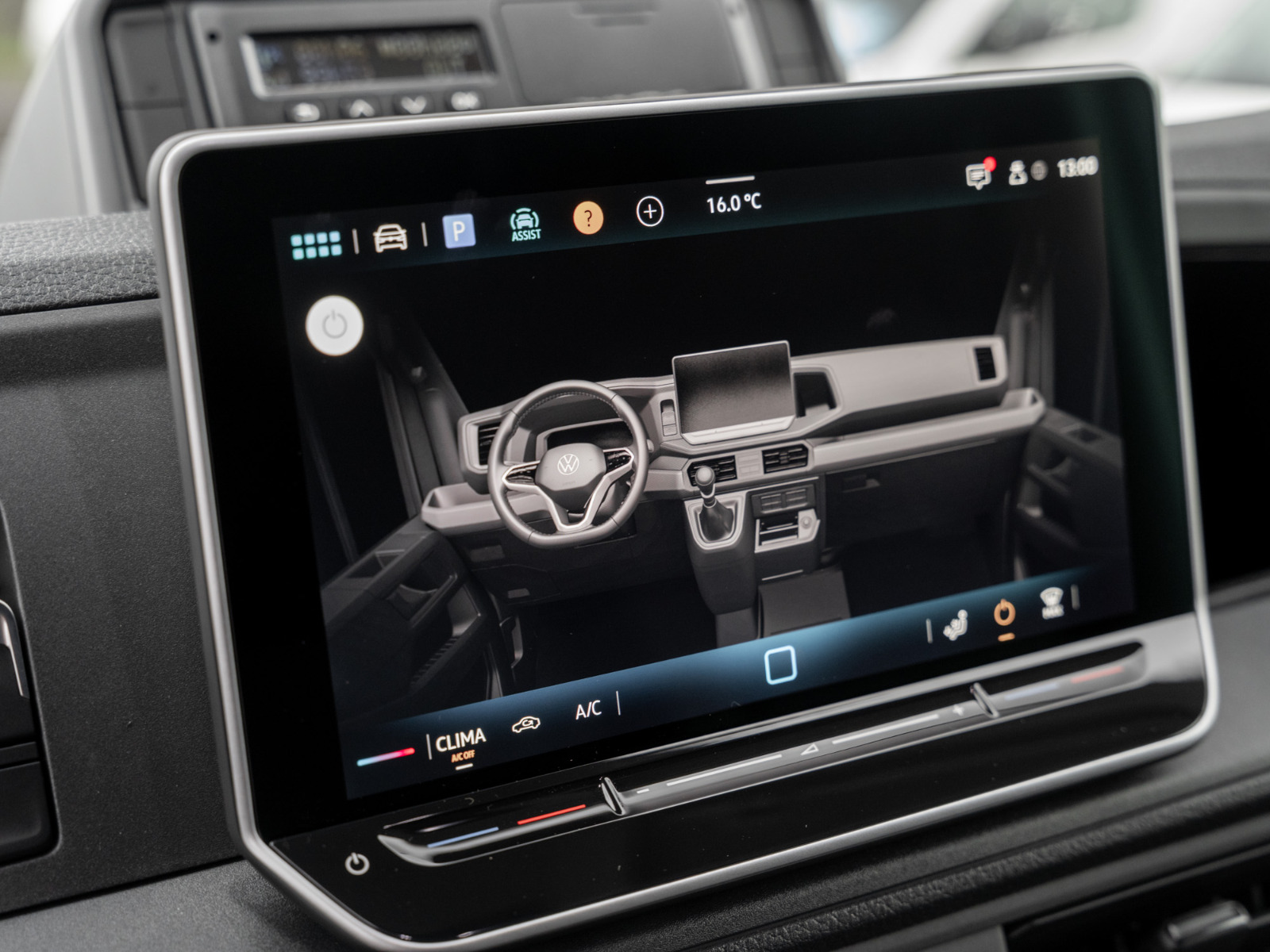 VW - Crafter 2.0 TDI 4MOTION Kasten 35 mittellang AHK_5