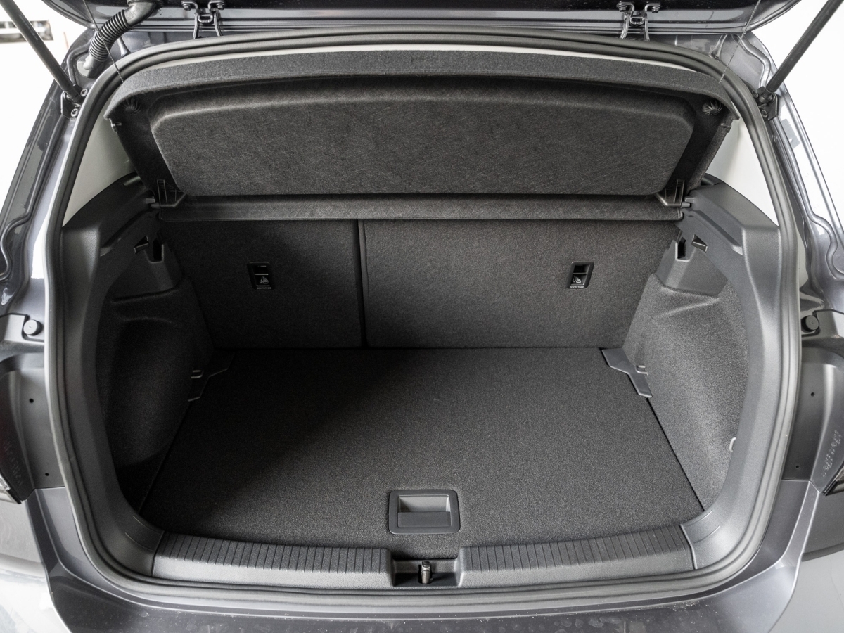 VW - T-Cross 1.0 TSI DSG ACC FLA LM KlimaA SHZ PDC_20