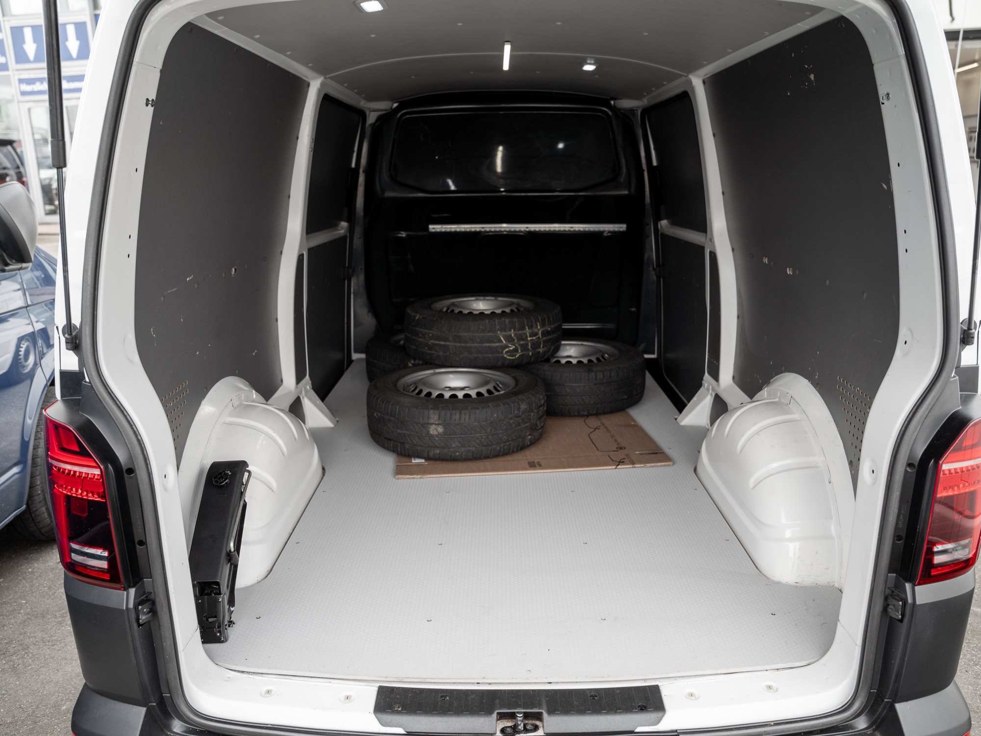 VW - T6.1 Transporter Kasten langer Radstand Kastenwagen LR 2.0 TDI SCR BMT 110 kW 7-Gang-DSG_17
