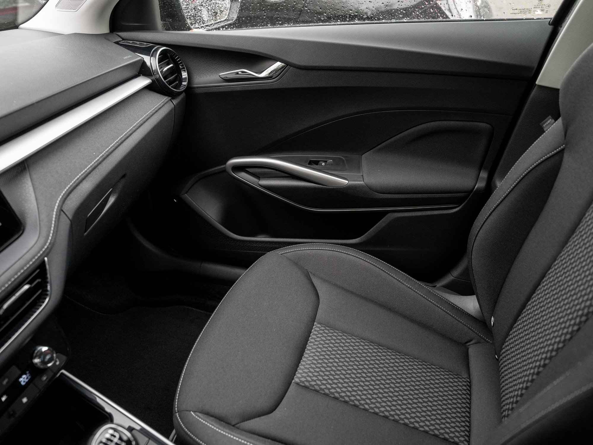 Skoda - Fabia Tour 1.0 TSI Kam. Navi Virtual ACC KeyLess_14