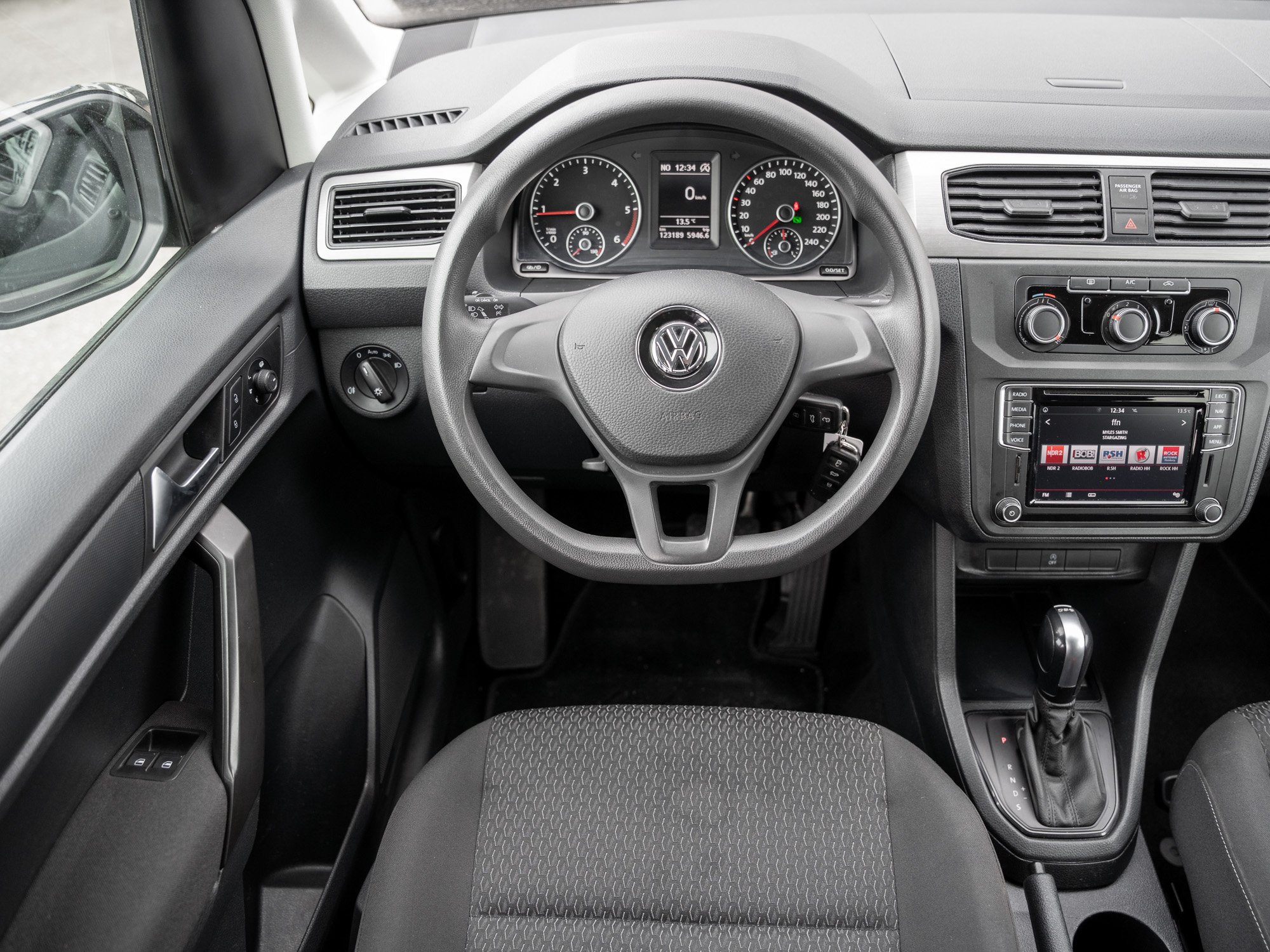 VW - Caddy IV Maxi Trendl 2.0TDI DSG+NAVI+KLIMA+PDC_2