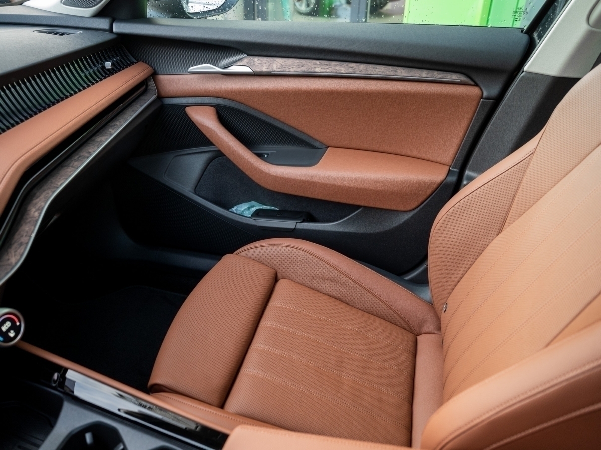Skoda - Superb Combi L&K 1,5 TSI IV DSG FLA SpurH_17