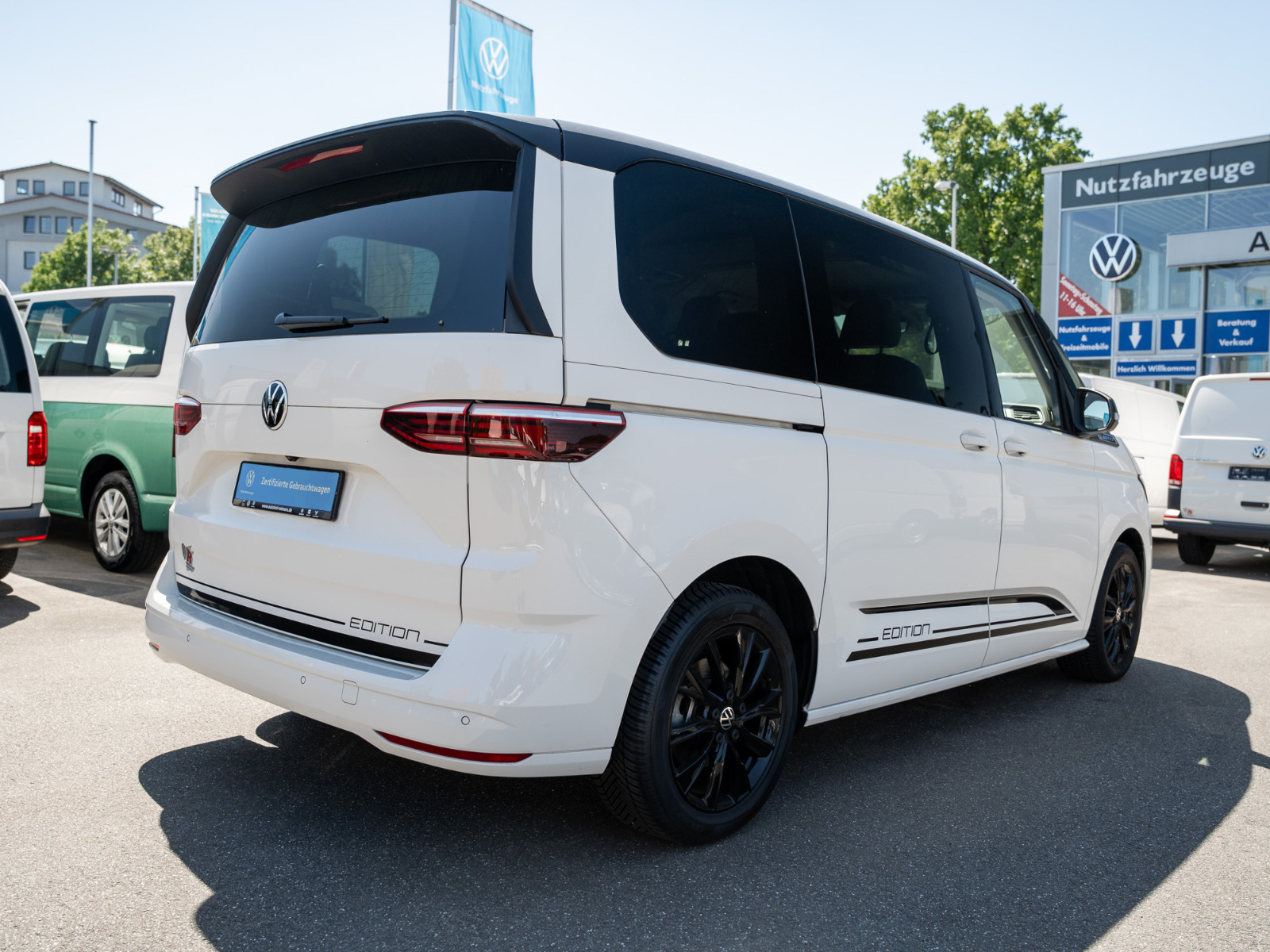VW - T7 Multivan Life Edition  DSG STANDHZG_24