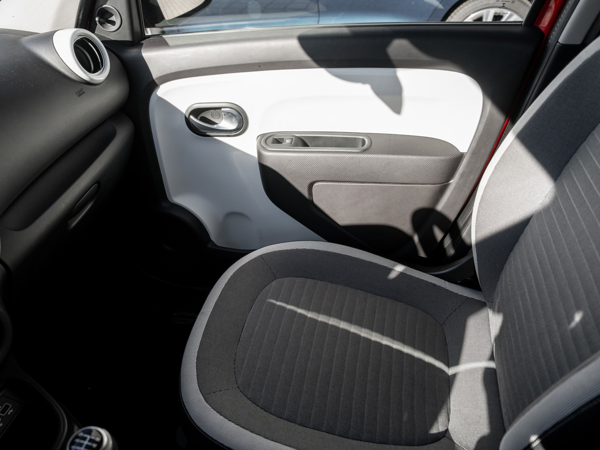 Renault - TWINGO 1.0 SCE 65 LIMITED SoundSys Facelift_13