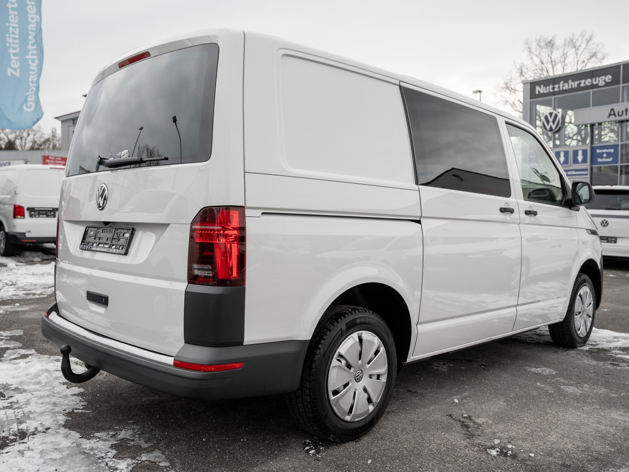 VW - T6.1 Transporter Kasten KR DSG+LED+NAVI+AHK+RFK+SCHEIBEN_17