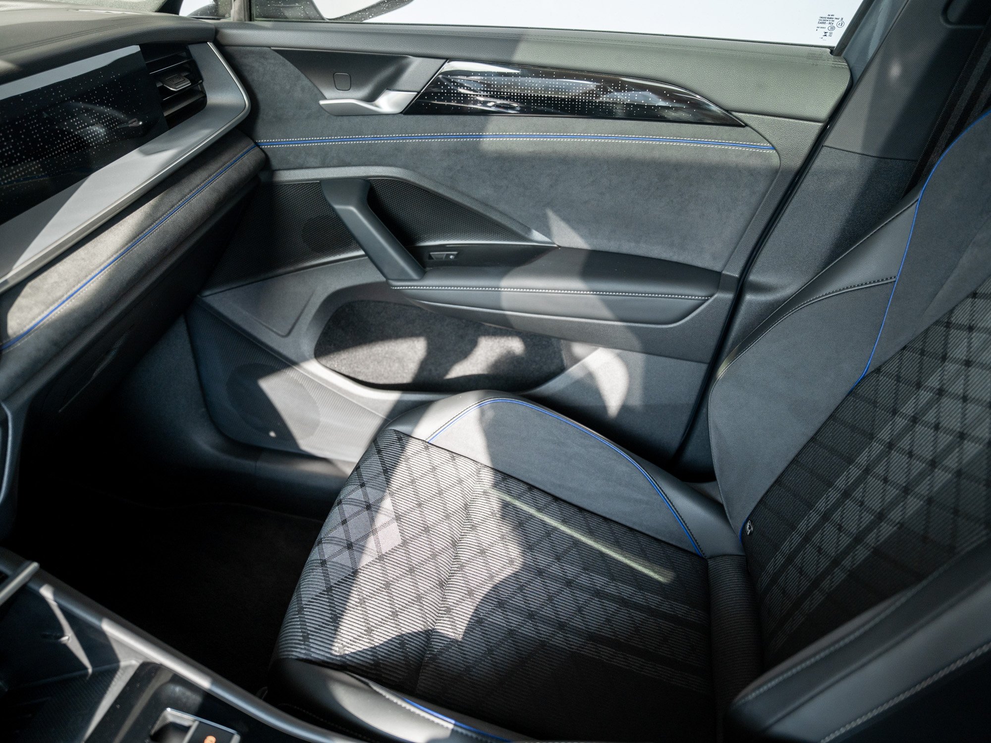 VW - Tayron R-Line 2.0 l TDI 4MOTION DSG Massage ACC_15