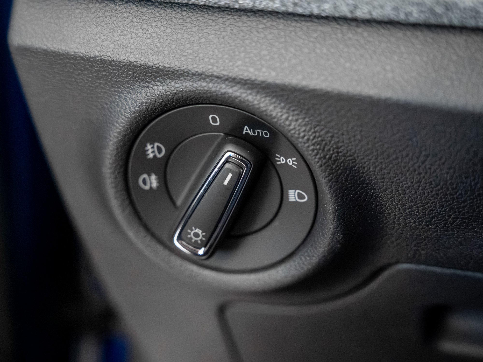 Skoda - Kamiq 1.5 TSI Tour AHK Kam. Navi Virtual ACC LED_19