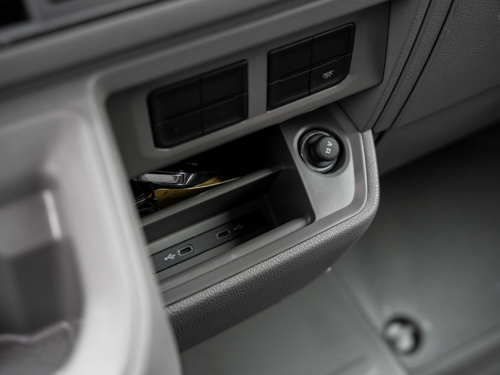 VW - Crafter 2.0 TDI 4MOTION Kasten 35 mittellang AHK_7