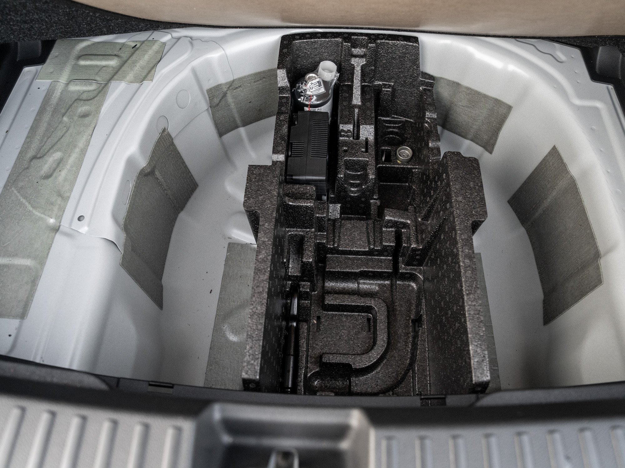 Skoda - FABIA TOUR 1.0 TSI DSG Kam. Navi Virtual ACC LED_21