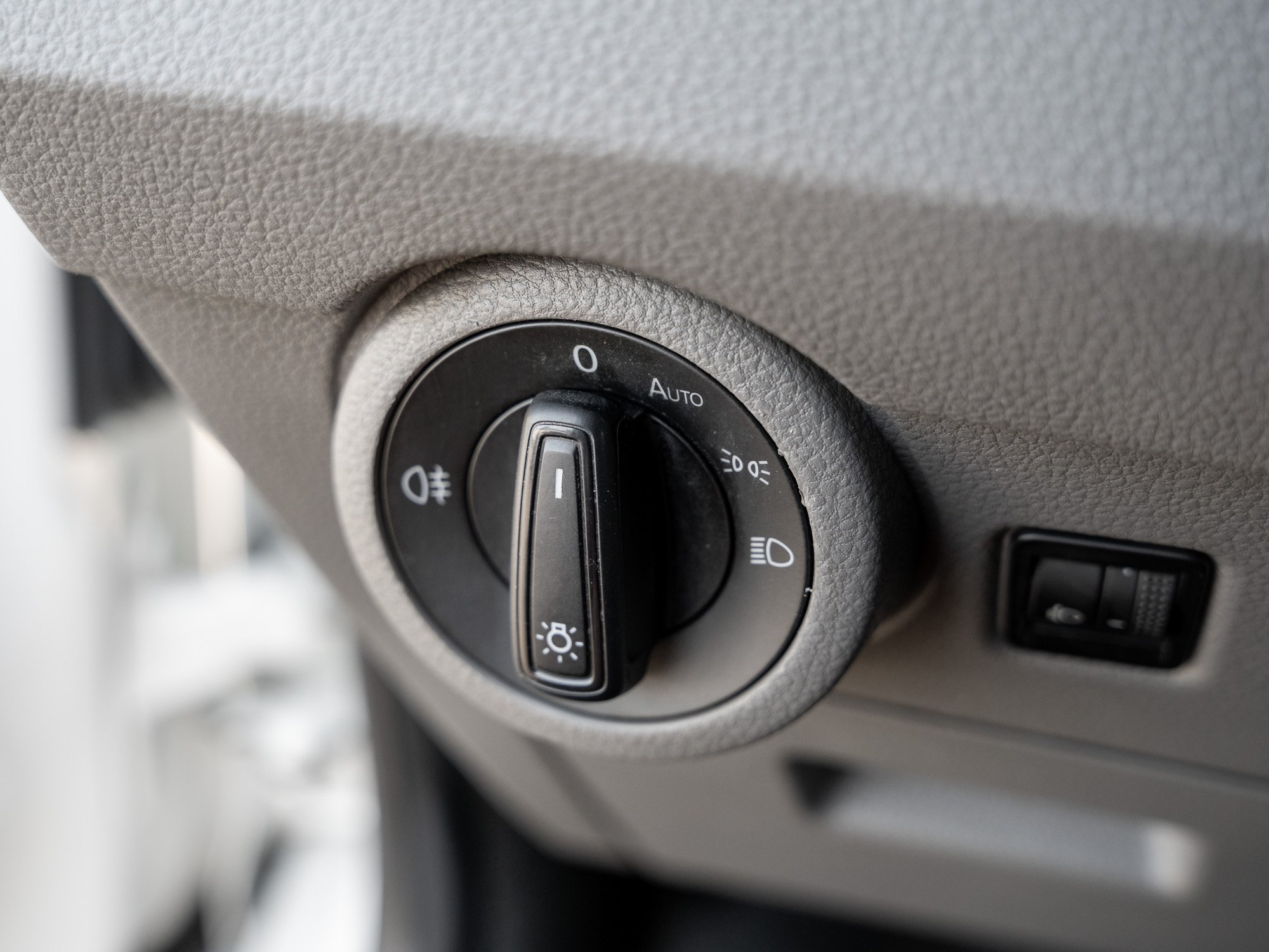VW - T6.1 Kasten LR DSG+KLIMA+STANDH+HECKFL AHK PDC_10