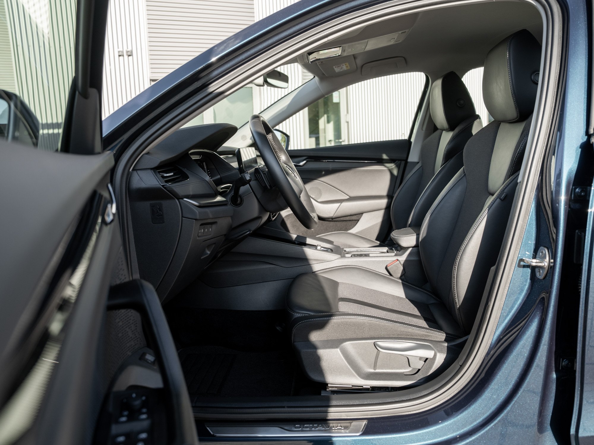 Skoda - OCTAVIA C. AMBITION IV 1.4 TSI DSG Navi Virtual_26
