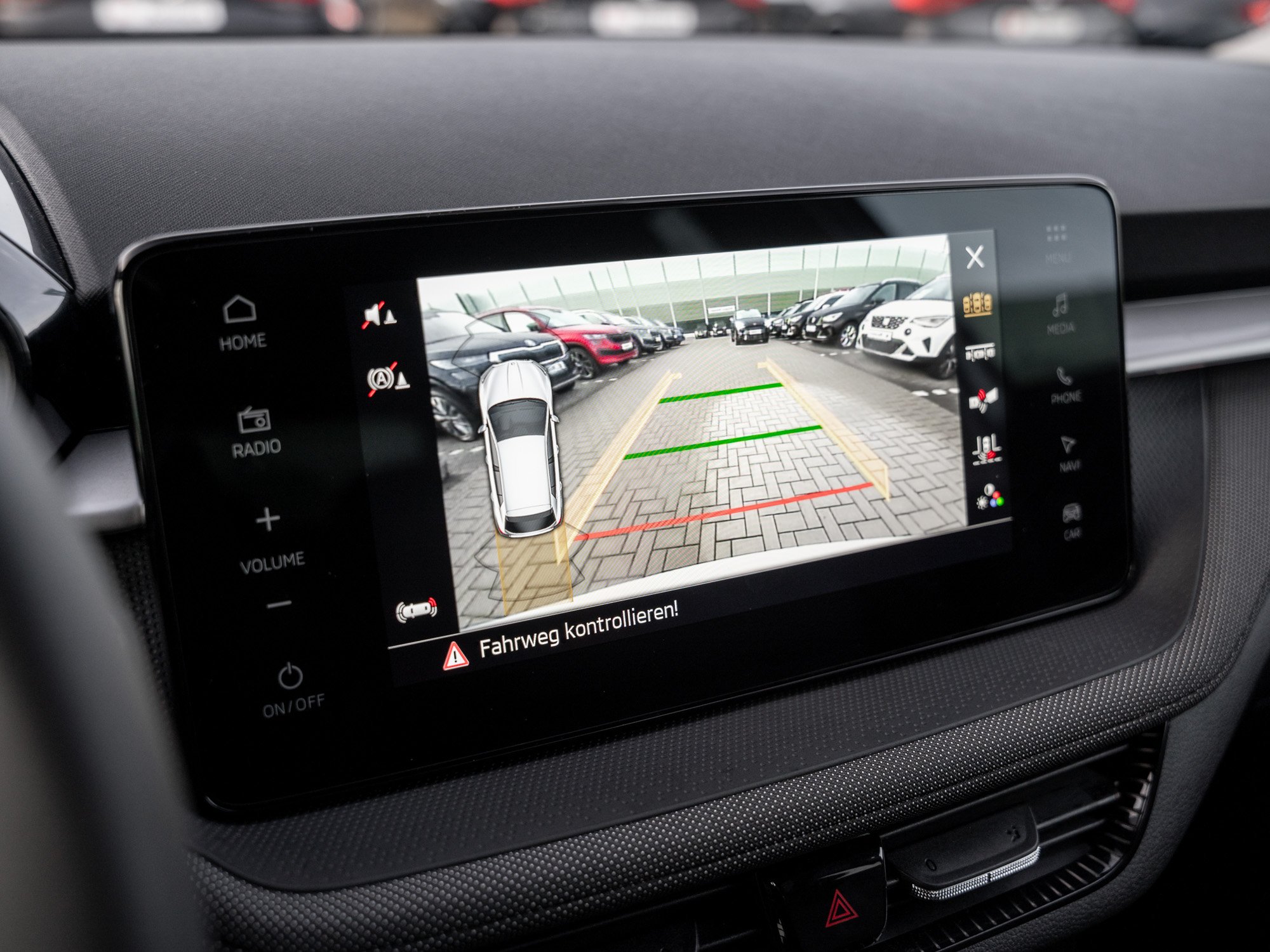 Skoda - FABIA TOUR 1.0 TSI DSG Kam. Navi Virtual ACC LED_3