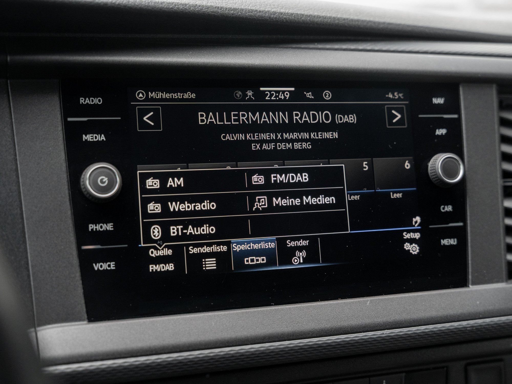 VW - T6.1 Transporter Plus Trendline KR DSG+6-SITZER_27