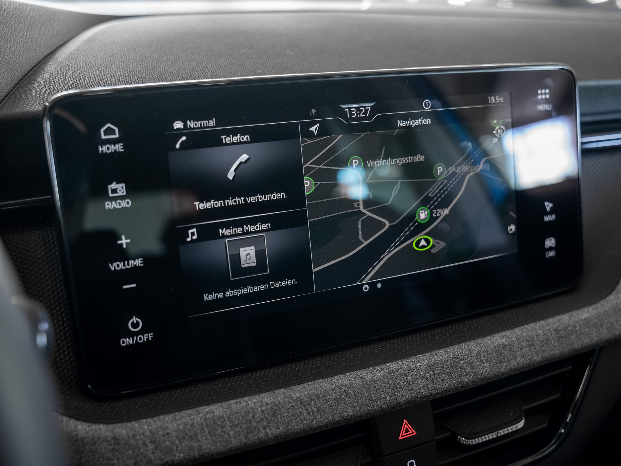 Skoda - Kamiq 1.5 TSI Tour AHK Kam. Navi Virtual ACC LED_5