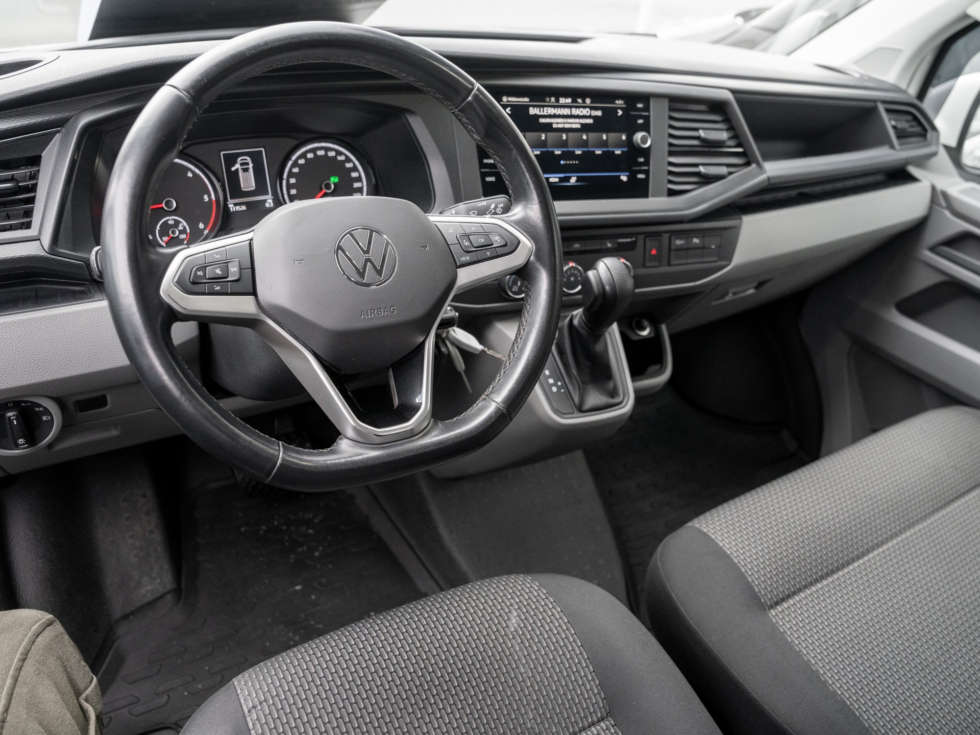 VW - T6.1 Transporter Plus Trendline KR DSG+6-SITZER_26