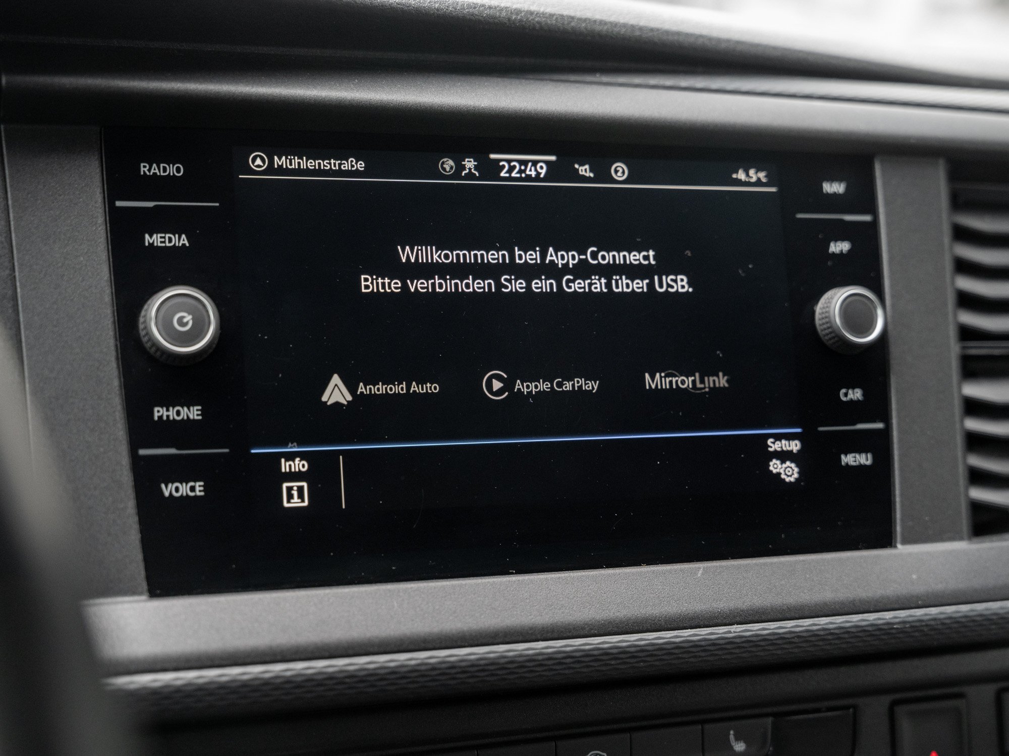 VW - T6.1 Transporter Plus Trendline KR DSG+6-SITZER_4