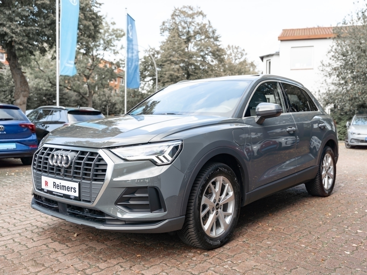 Audi Q3 TFSI e 45 TFSI e 180(245)  S tronic Pano FLA