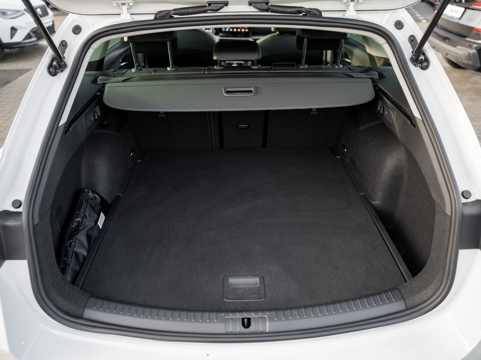 Seat - LEON ST FR 2.0 TDI DSG (FAHRSCHULE)_22