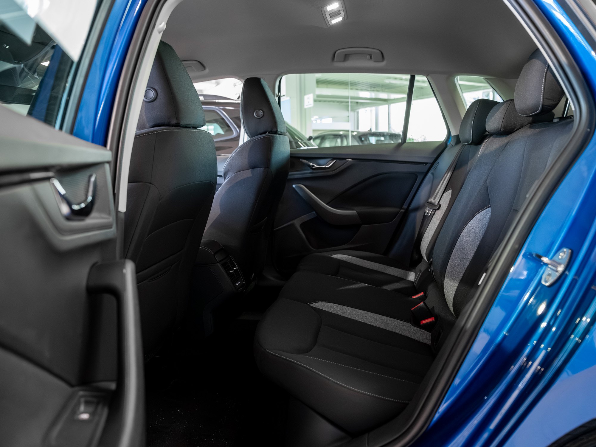 Skoda - Kamiq 1.5 TSI Tour AHK Kam. Navi Virtual ACC LED_29