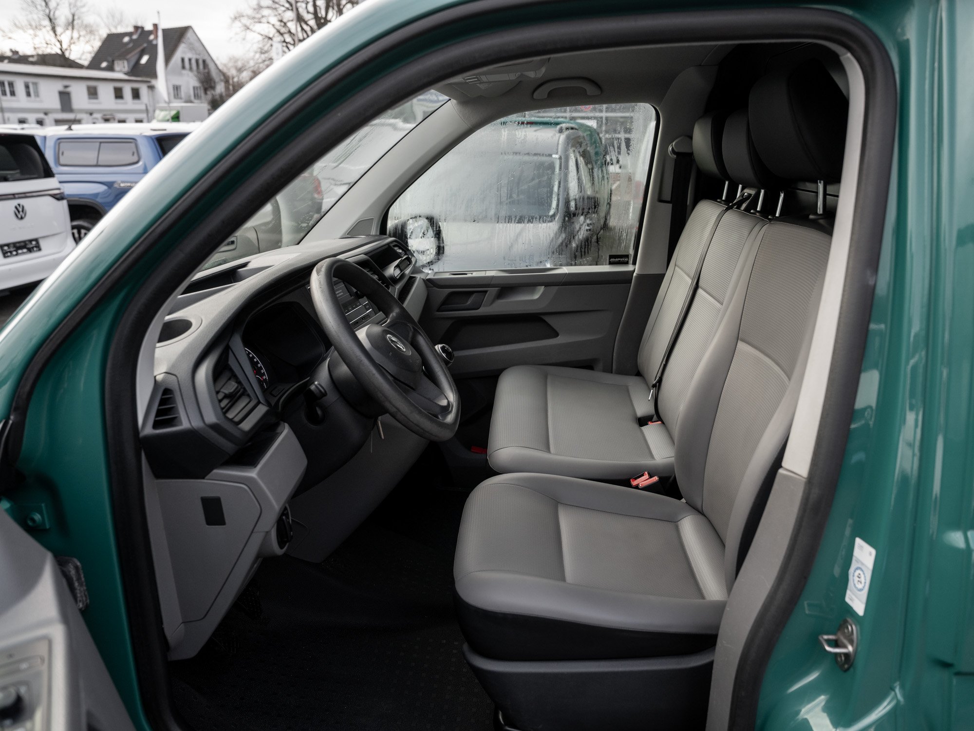 VW - T6.1 Transporter Kasten KR AHK PDC_24