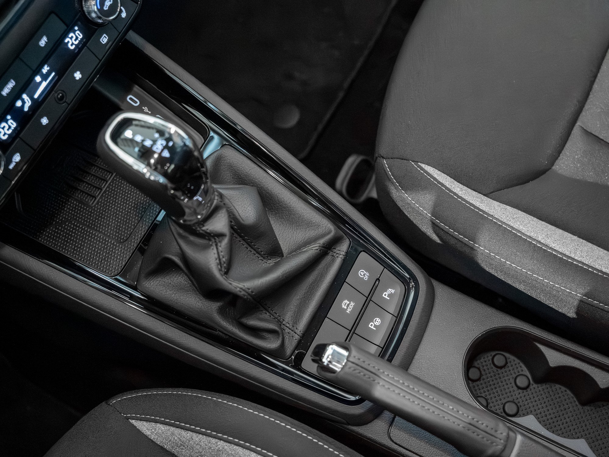 Skoda - Kamiq 1.5 TSI Tour AHK Kam. Navi Virtual ACC LED_14