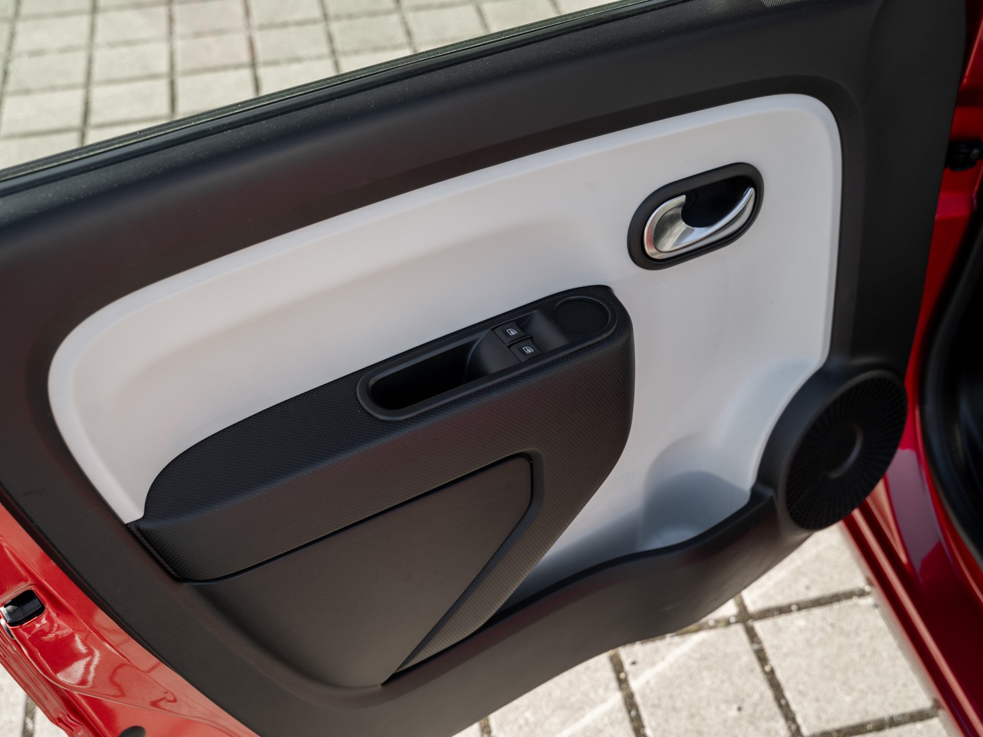 Renault - TWINGO 1.0 SCE 65 LIMITED SoundSys Facelift_17