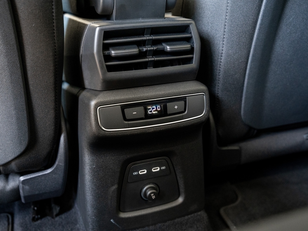 Audi - Q4 e-tron 40 e-tron 150 kW Pano ACC STH SpurH_2
