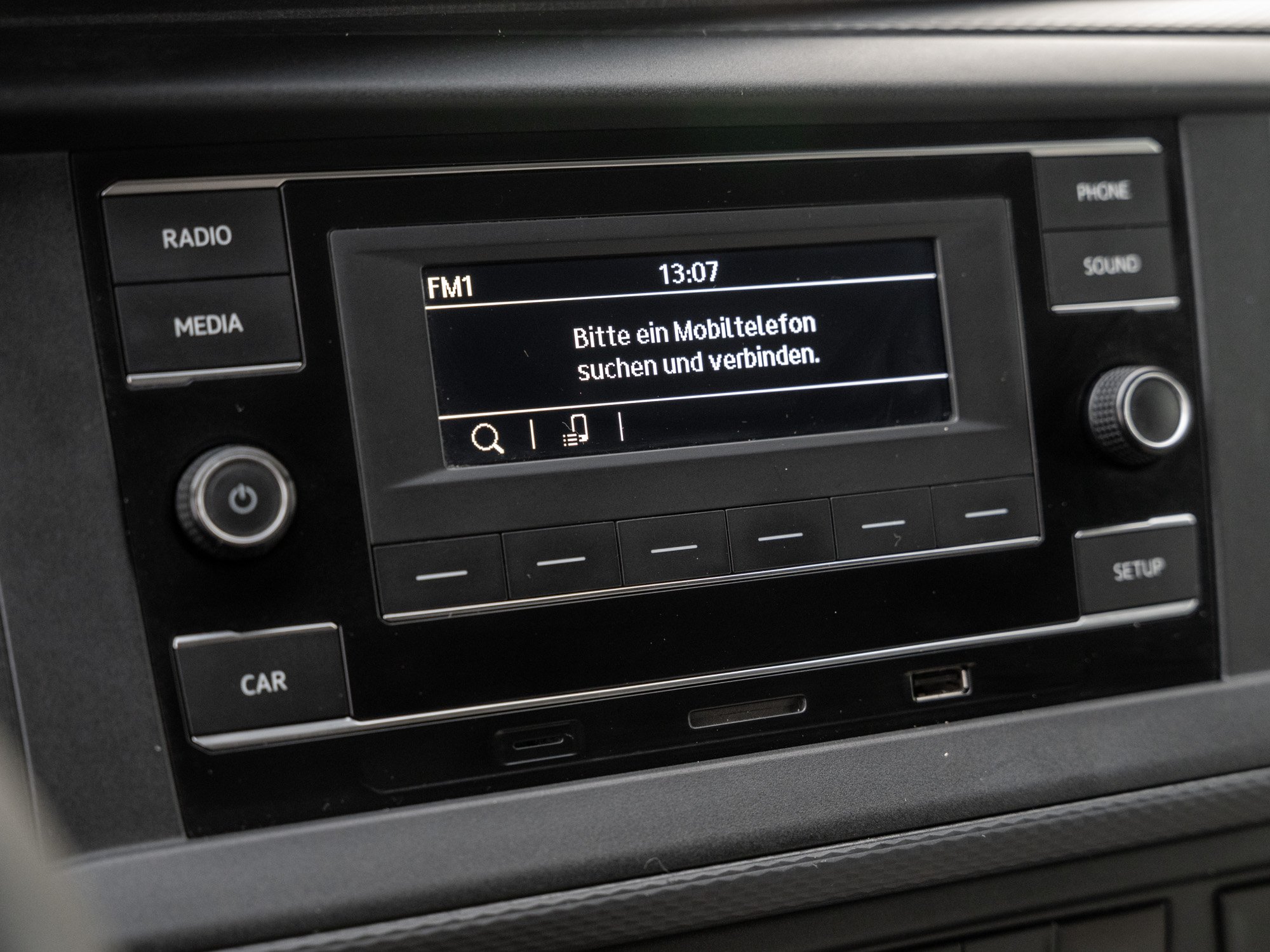 VW - T6.1 Transporter Kasten KR AHK PDC_26