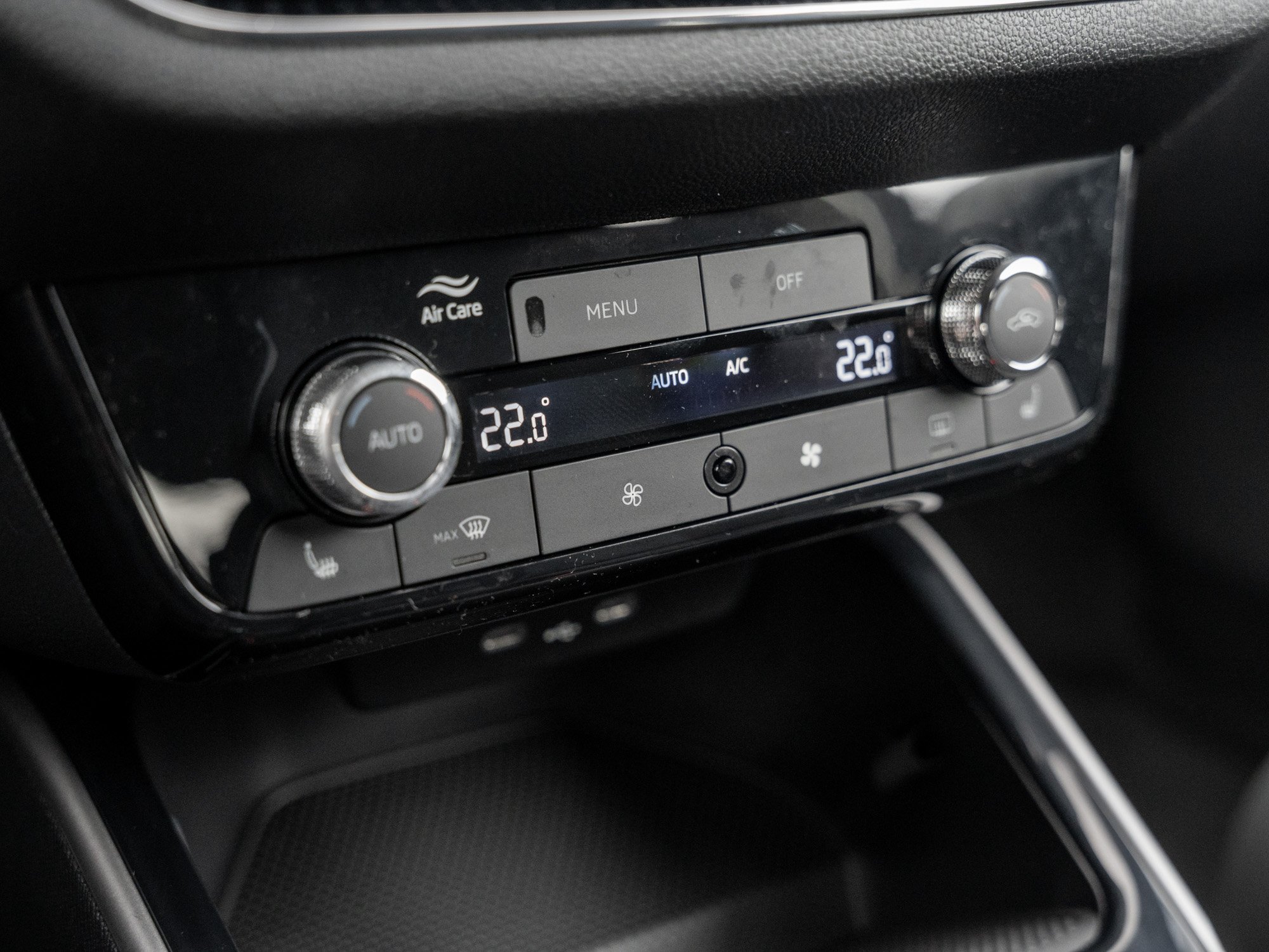 Skoda - Fabia Tour 1.0 TSI Kam. Navi Virtual ACC KeyLess_10